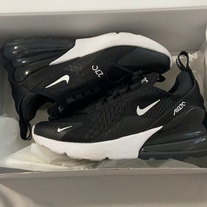 Nike AirMax 270 women 5.5
